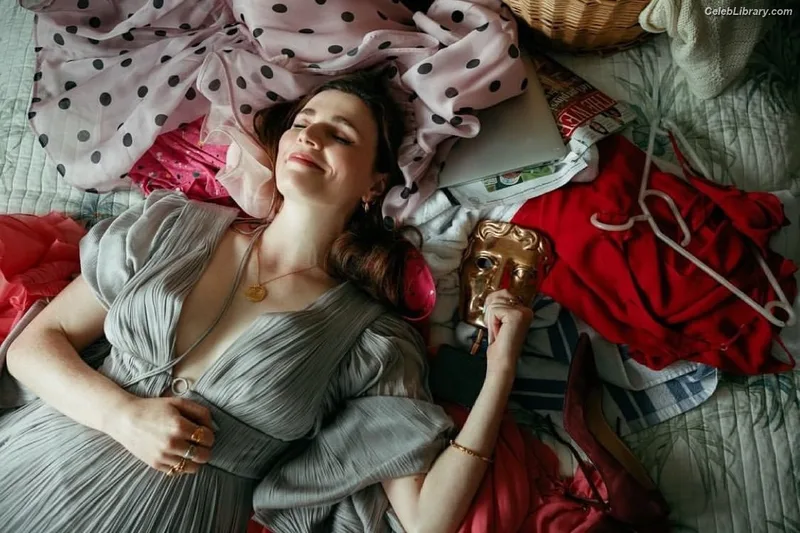 Aisling Bea photo 15 of 74