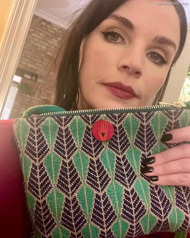 Aisling Bea photo 14 of 74