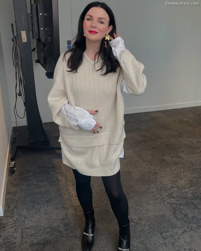 Aisling Bea photo 17 of 74