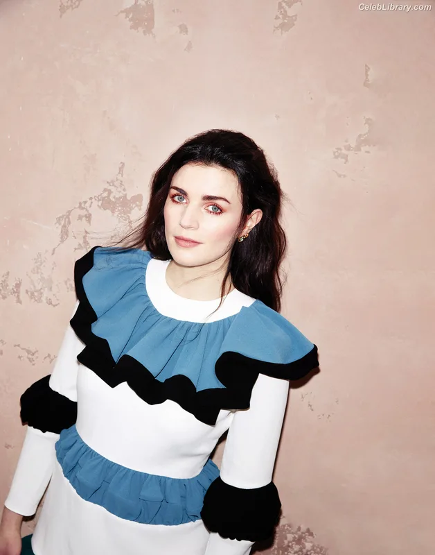 Aisling Bea photo 22 of 74
