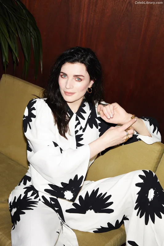 Aisling Bea photo 24 of 74