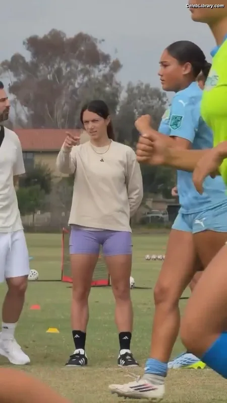 Aitana Bonmatí photo 1 of 78