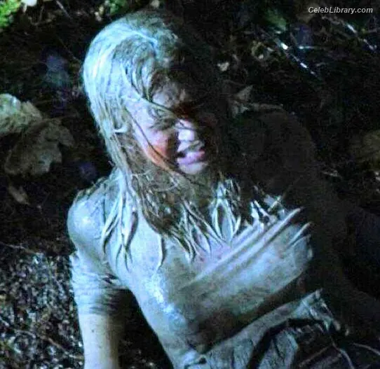 AJ Cook photo 21 of 79