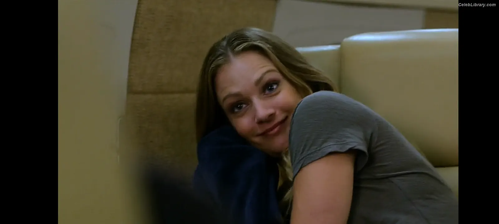 AJ Cook photo 23 of 79
