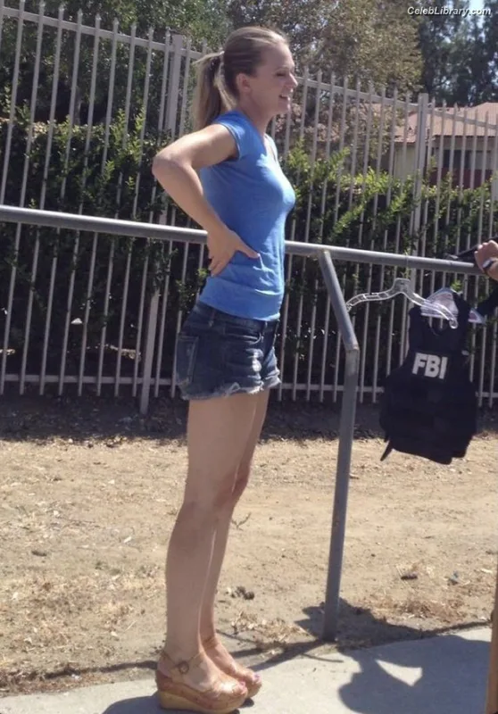 AJ Cook photo 5 of 80