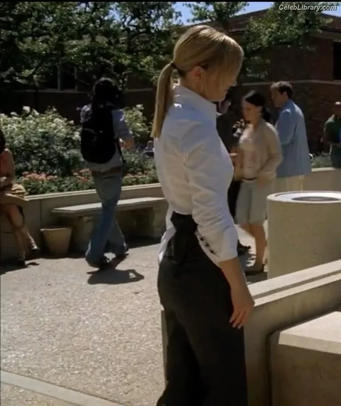 AJ Cook photo 12 of 80