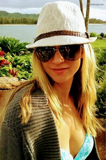 AJ Cook photo 22 of 80