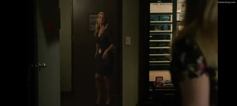 AJ Cook photo 12 of 80