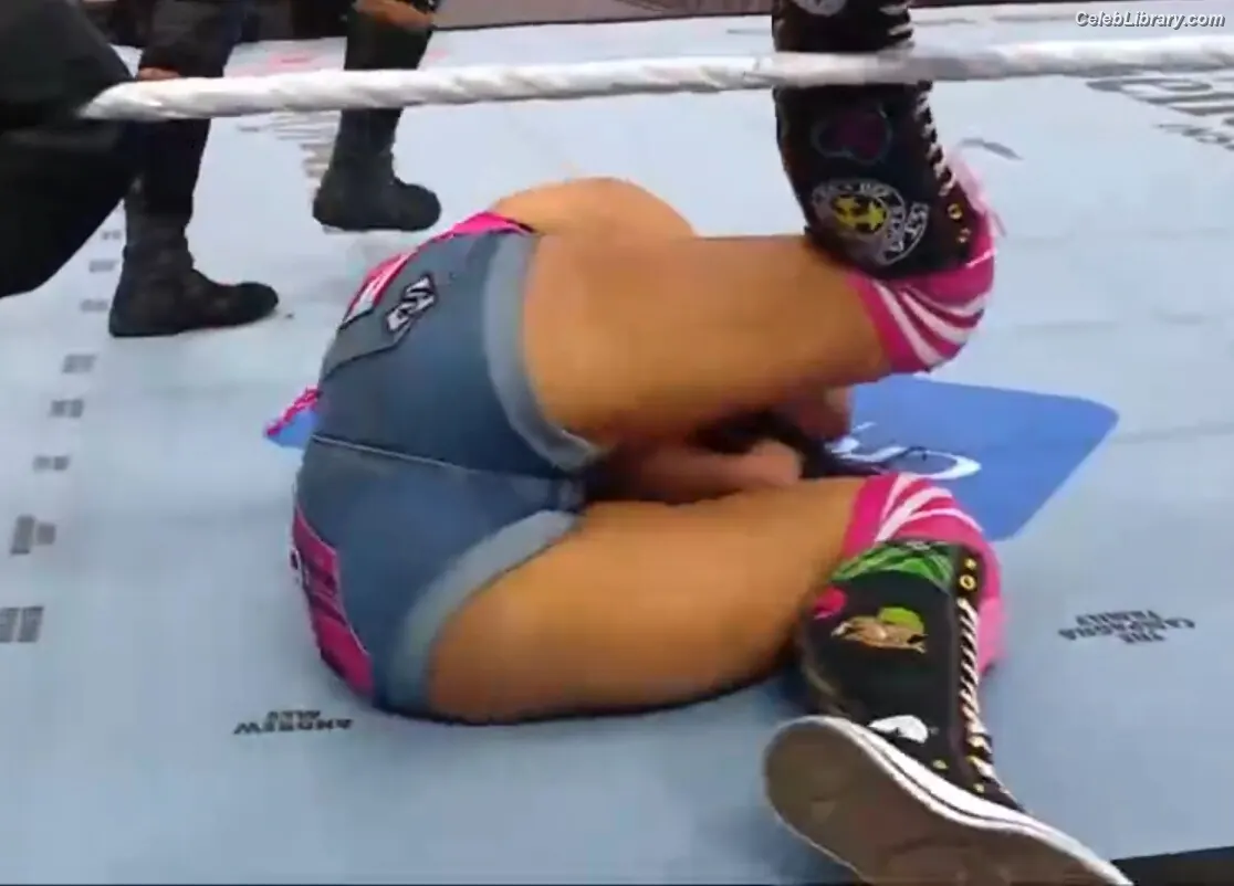 AJ Mendez photo 14 of 547