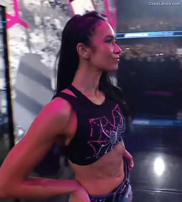 AJ Mendez photo 8 of 549
