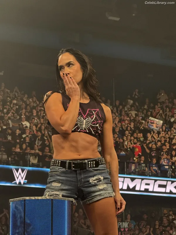 AJ Mendez photo 19 of 549