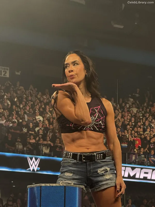 AJ Mendez photo 20 of 549