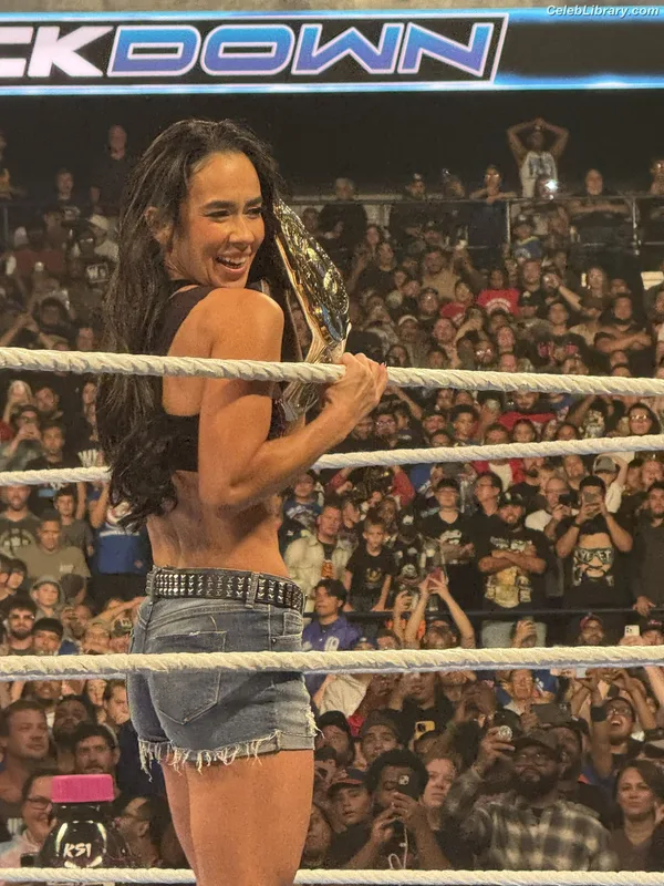 AJ Mendez photo 21 of 549