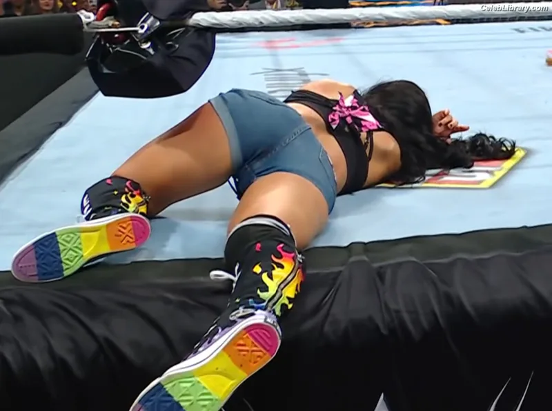 AJ Mendez photo 23 of 549