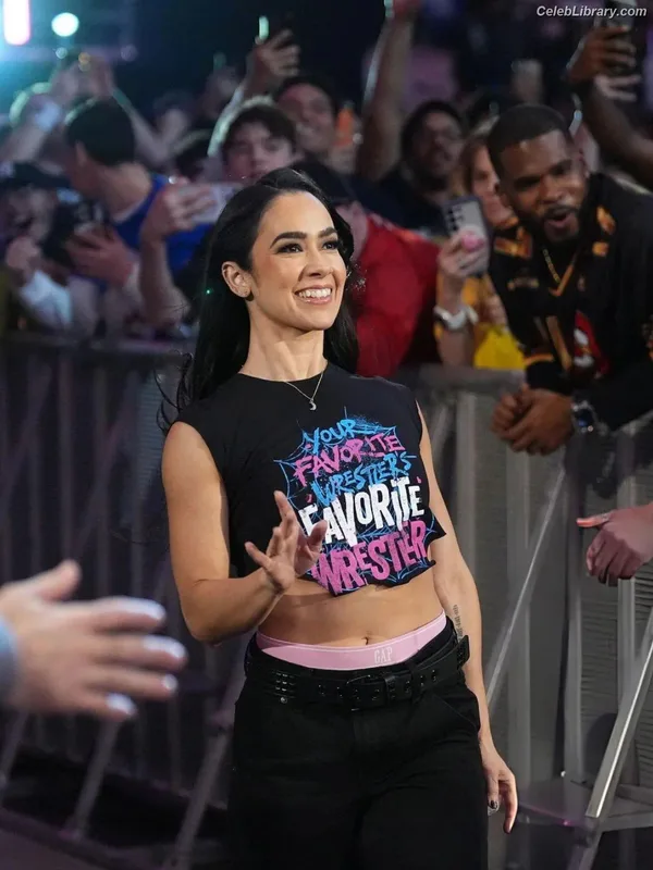 AJ Mendez photo 10 of 549