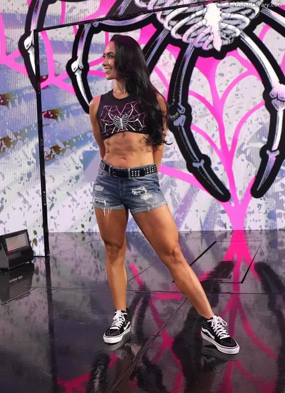 AJ Mendez photo 11 of 549