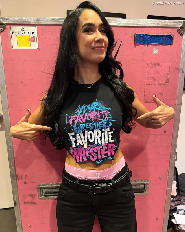 AJ Mendez photo 12 of 549