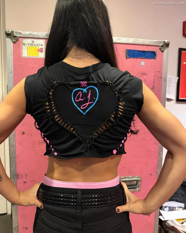 AJ Mendez photo 13 of 549