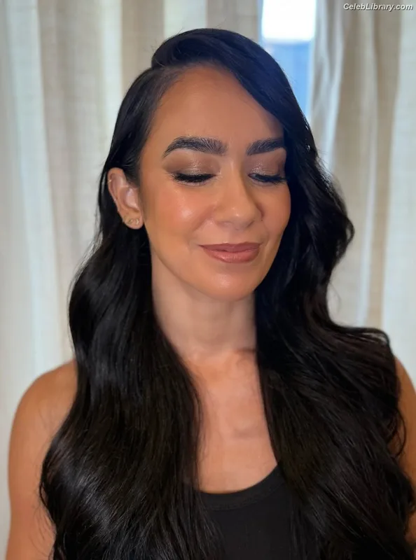 AJ Mendez photo 15 of 549