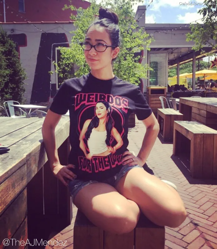 AJ Mendez photo 21 of 549