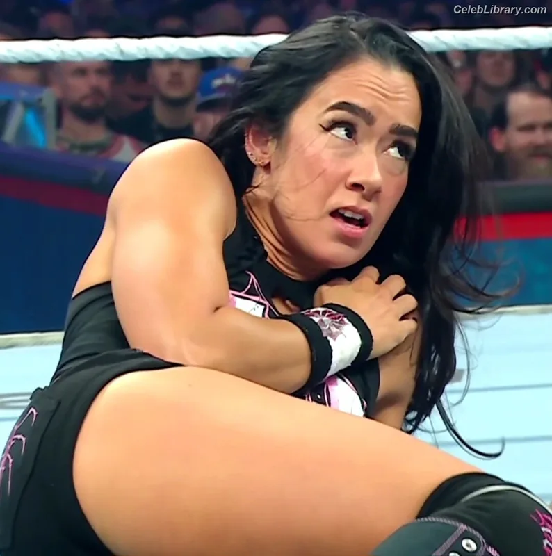 AJ Mendez photo 7 of 549