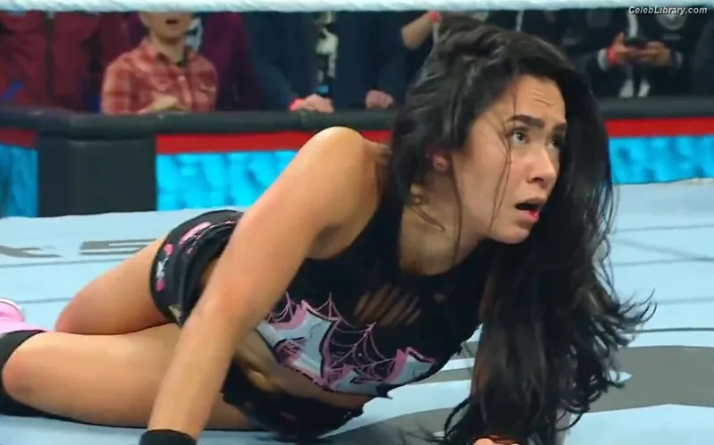 AJ Mendez photo 13 of 549