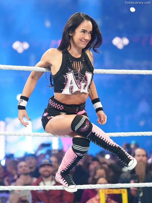 AJ Mendez photo 15 of 549