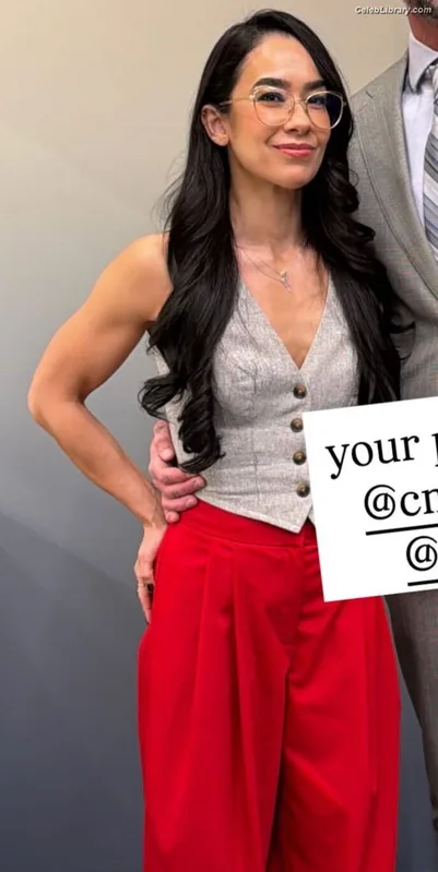 AJ Mendez photo 17 of 549