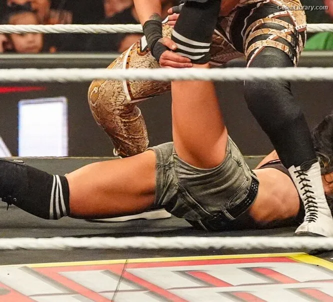 AJ Mendez photo 4 of 549