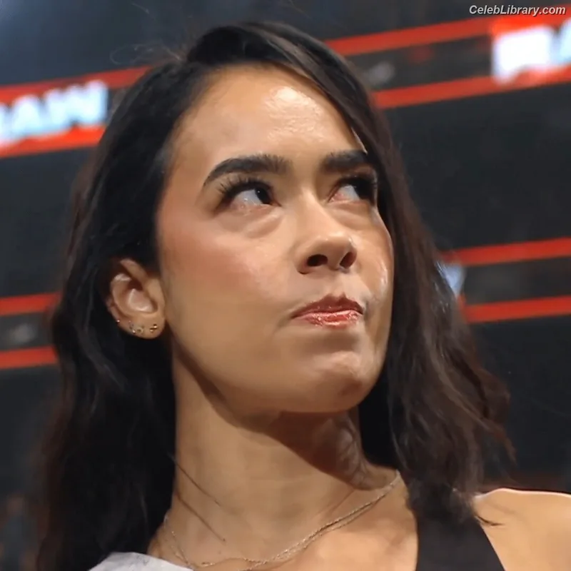 AJ Mendez photo 5 of 549