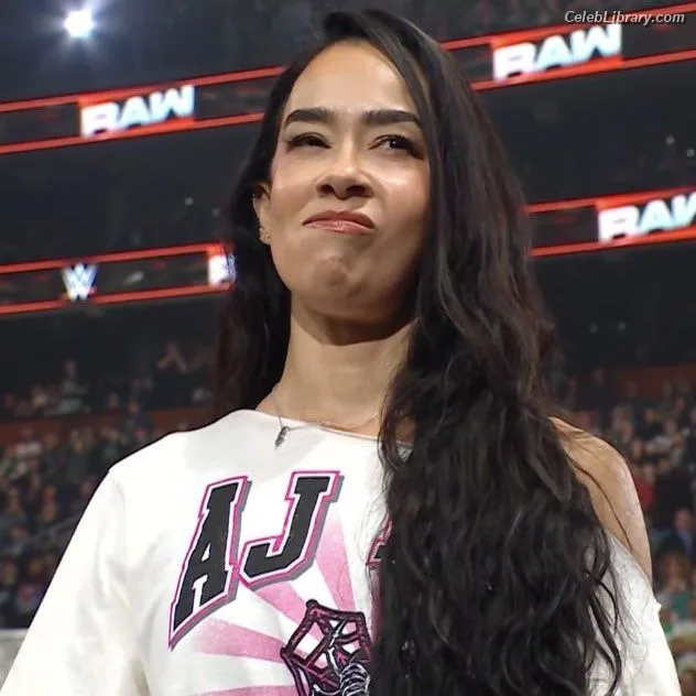 AJ Mendez photo 7 of 549