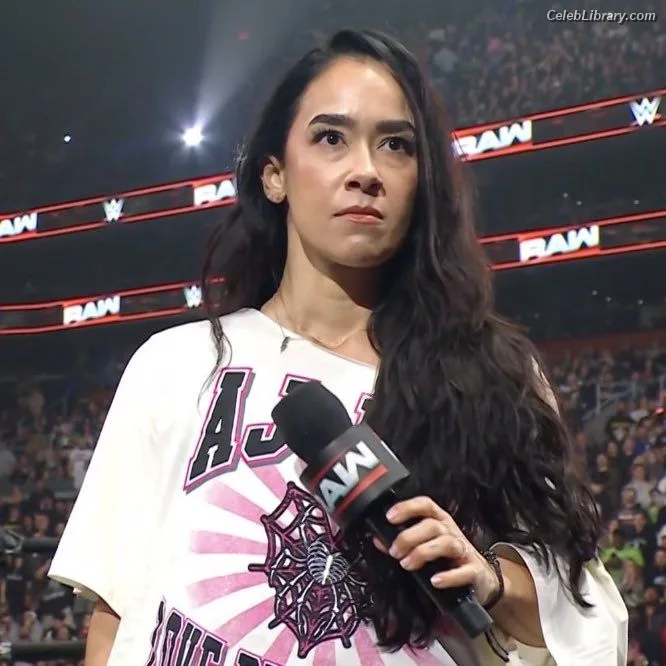 AJ Mendez photo 9 of 549