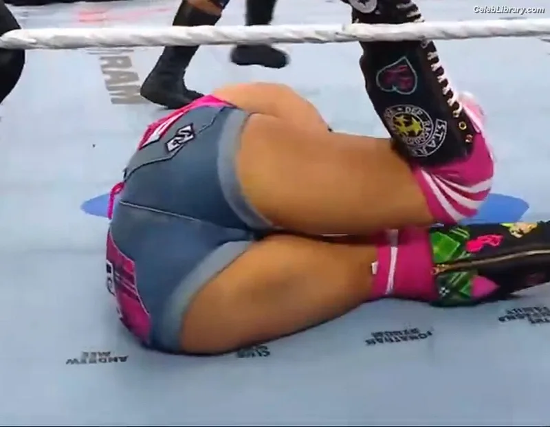AJ Mendez photo 15 of 549