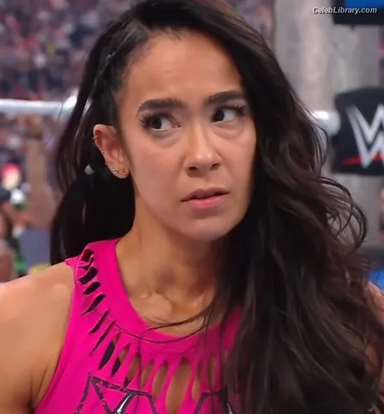 AJ Mendez photo 3 of 549