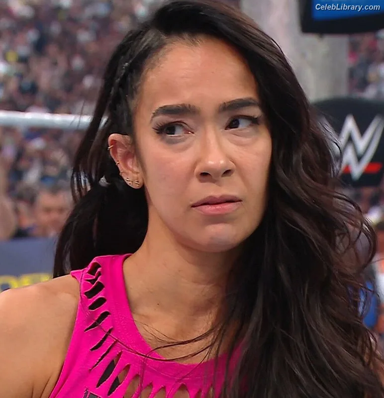 AJ Mendez photo 4 of 549