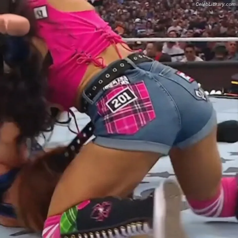 AJ Mendez photo 7 of 549