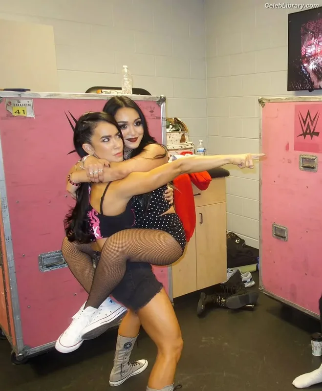 AJ Mendez photo 4 of 549
