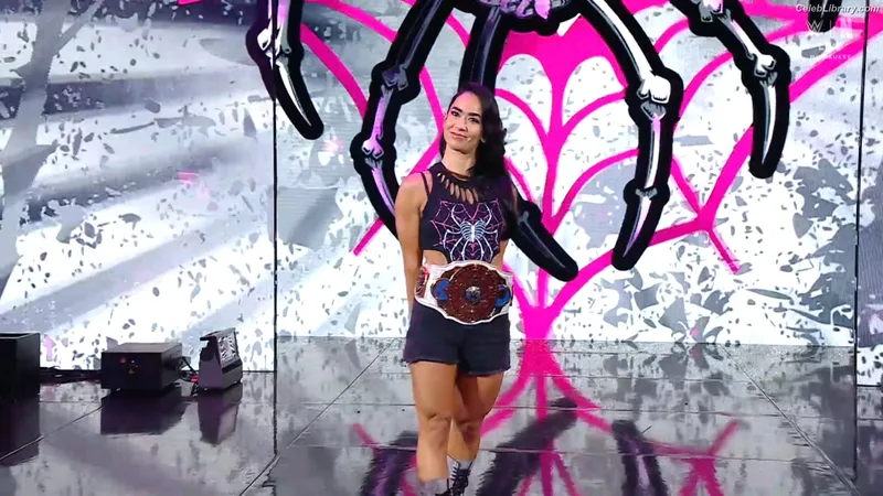 AJ Mendez photo 18 of 549