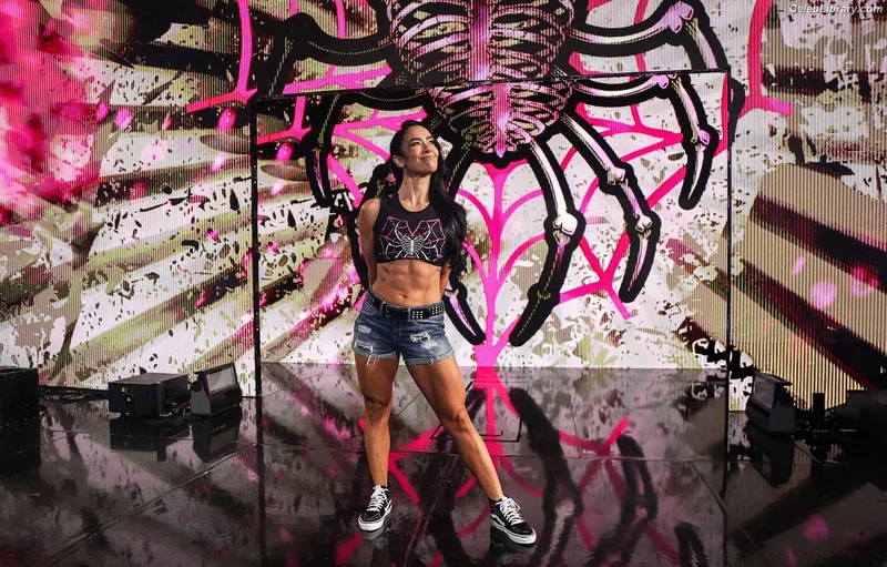 AJ Mendez photo 21 of 549