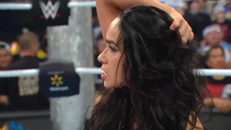 AJ Mendez photo 11 of 549