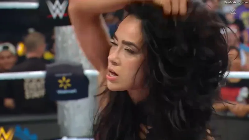 AJ Mendez photo 13 of 549