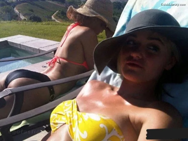 AJ Michalka photo 14 of 90