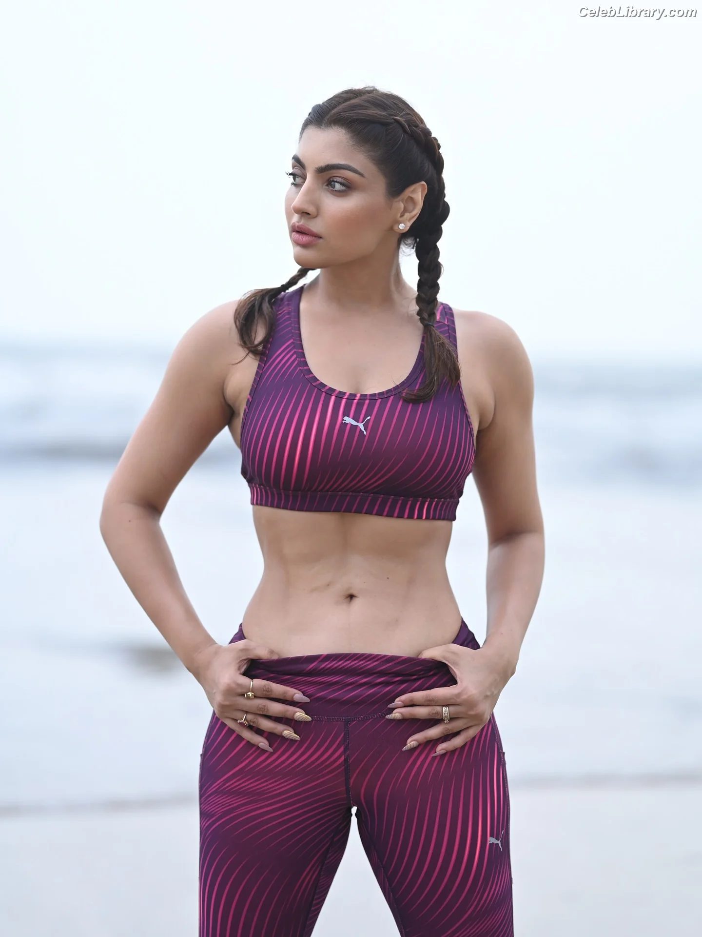 Akanksha Puri photo 21 of 42