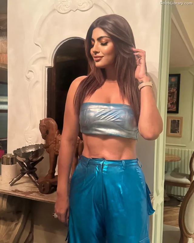 Akanksha Puri photo 16 of 43