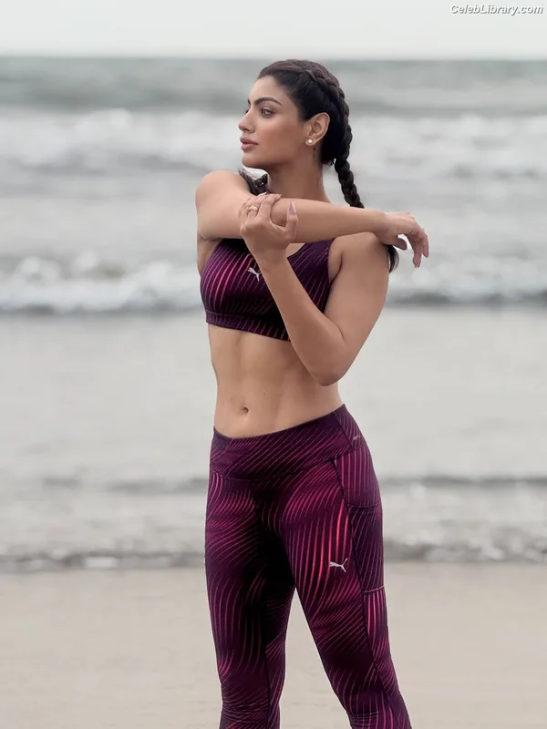 Akanksha Puri photo 20 of 43