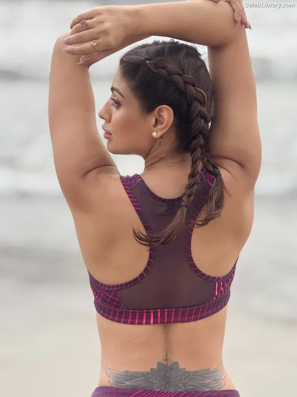 Akanksha Puri photo 24 of 43