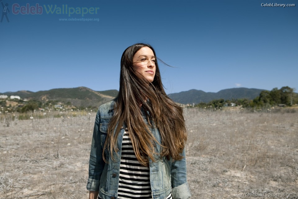 Alanis Morissette photo 6 of 73