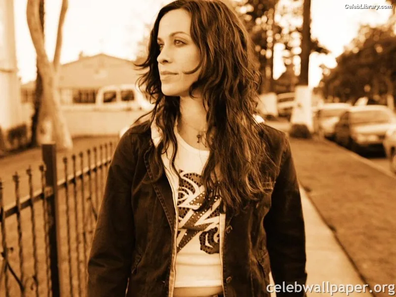 Alanis Morissette photo 7 of 73