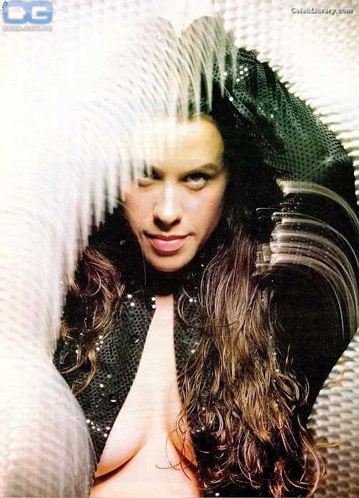 Alanis Morissette photo 12 of 73