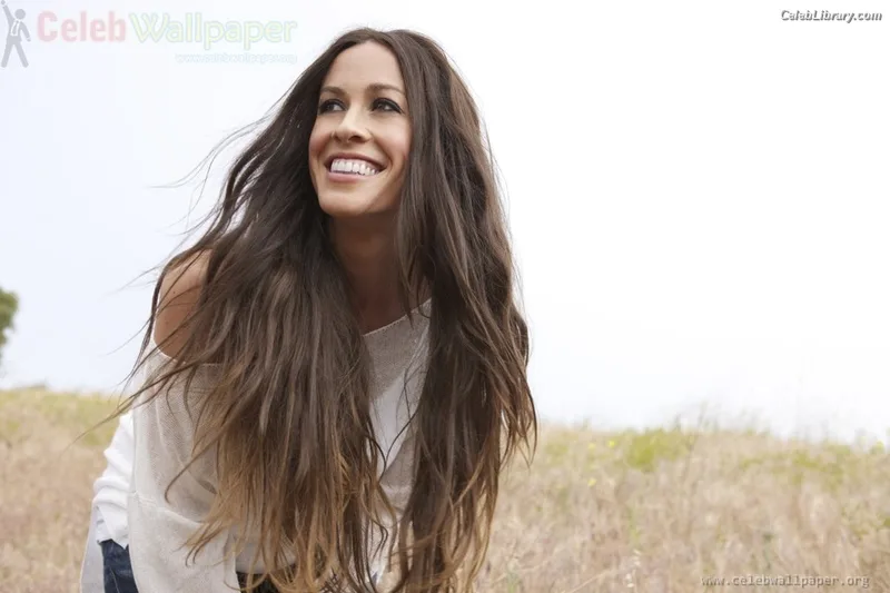 Alanis Morissette photo 4 of 73